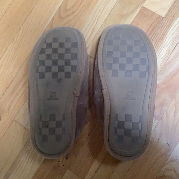 Gap faux suede slippers - Picture 2 of 3
